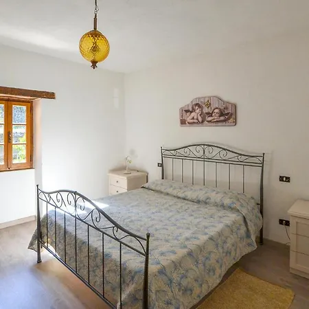 3 Bedroom Amazing In Citt Di Castello Pg Сasa de vacaciones